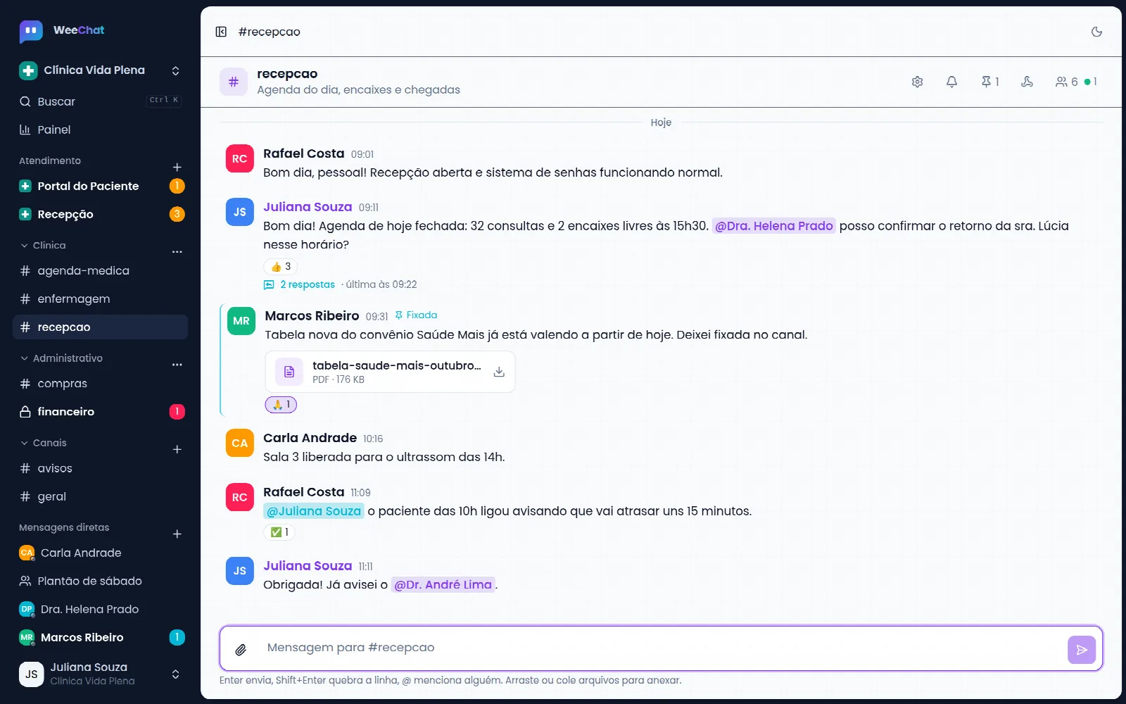 Canal #recepcao da Clínica Vida Plena: mensagens da equipe com menções, reações, thread e uma tabela de convênio fixada